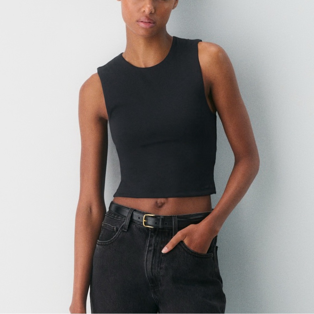 Aritzia Black Sculpt Tank